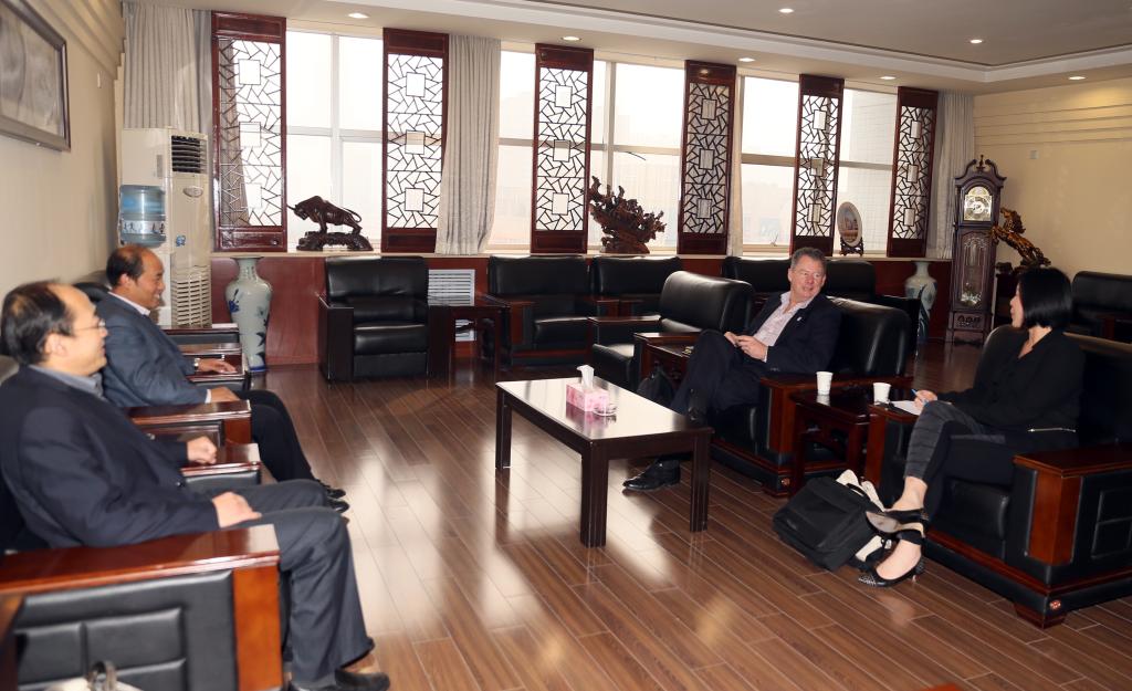 SXPI vice president Mr. Mei Chuangshe, met Tony O'Brien, SINO-NZ Project Director, Waikato Institute of Technology (Wintec), New Zealand